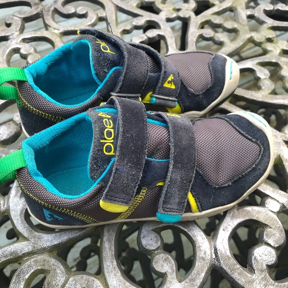 Boys Plae shoes size 11 Ty style Velcro washable toddler